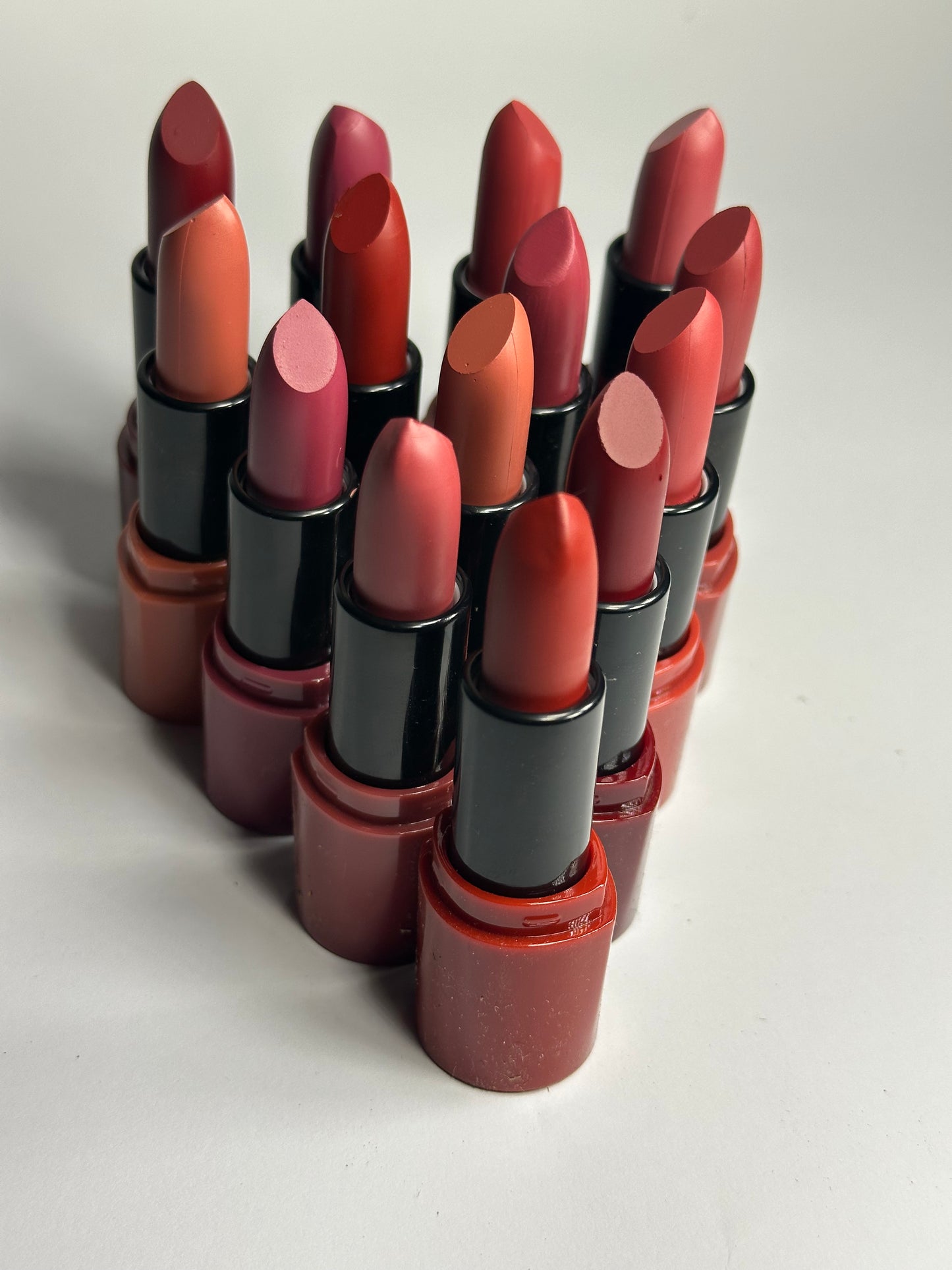 Matte Lipstick – Shades of Pink, Maroon & Red / Per Piece